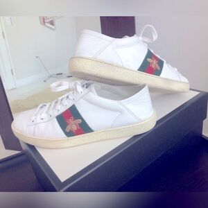 70% OFF Gucci  White Leather Sneakers. Size 38